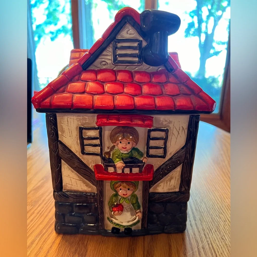 Vintage Cottage Home Cookie Jar